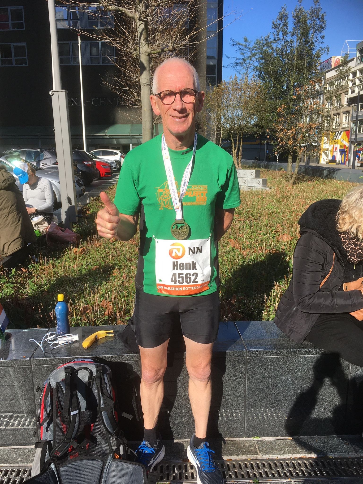 Henk met z'n medaille