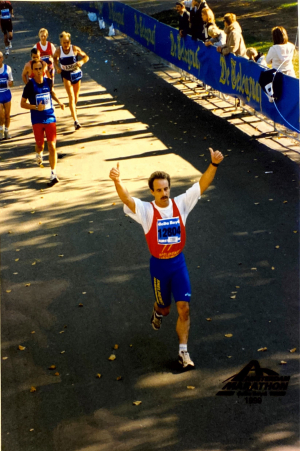 Henk in de Amsterdam marathon 1999 - halve marathon